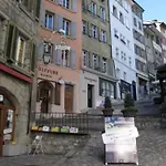 Pully Lakeside Street And Direct Bus To Train Station Appartamento