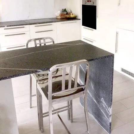 Pully Sky Lakeside Street&direct Bus To Train Station Appartement *