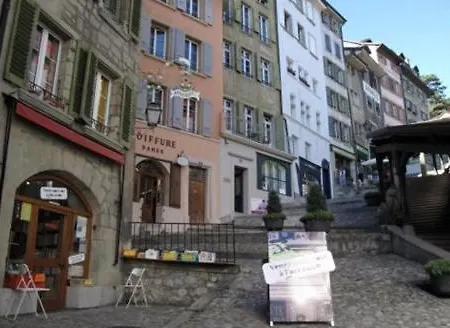 Pully Lakeside Street And Direct Bus To Train Station Lejlighed