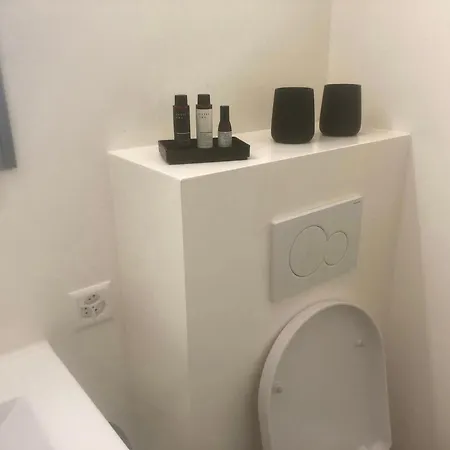 Pully Sky Lakeside Street&direct Bus To Train Station Appartement