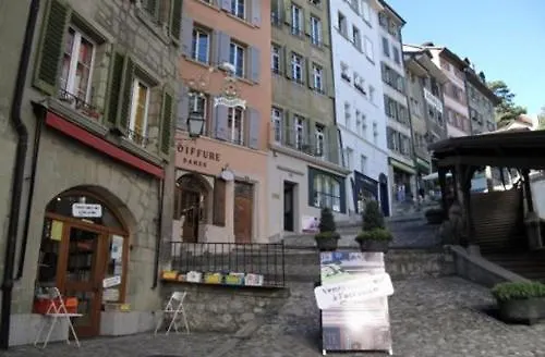 Pully Lakeside Street And Direct Bus To Train Station Appartamento