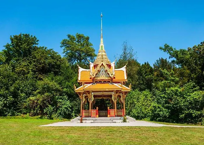 Pully Lakeside Street And Direct Bus To Train Station * Lausanne