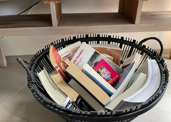 Pully Lakeside Street And Direct Bus To Train Station Lausanne