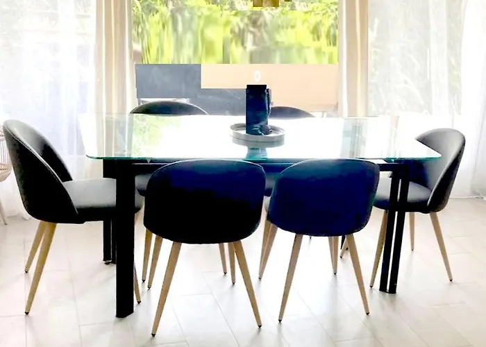 Pully Lakeside Street And Direct Bus To Train Station Appartement