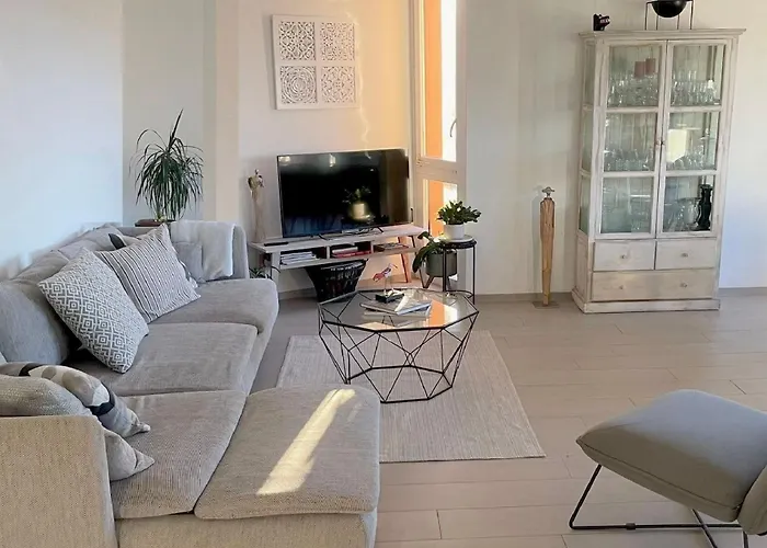 Pully Lakeside Street And Direct Bus To Train Station Lägenhet