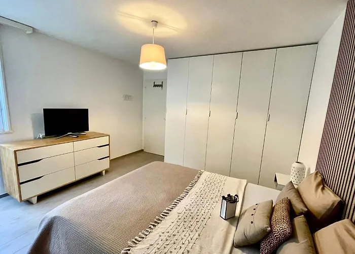 Pully Lakeside Street And Direct Bus To Train Station Lausanne