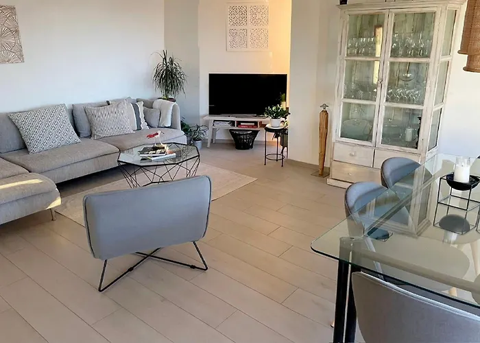 Pully Lakeside Street And Direct Bus To Train Station Appartement *