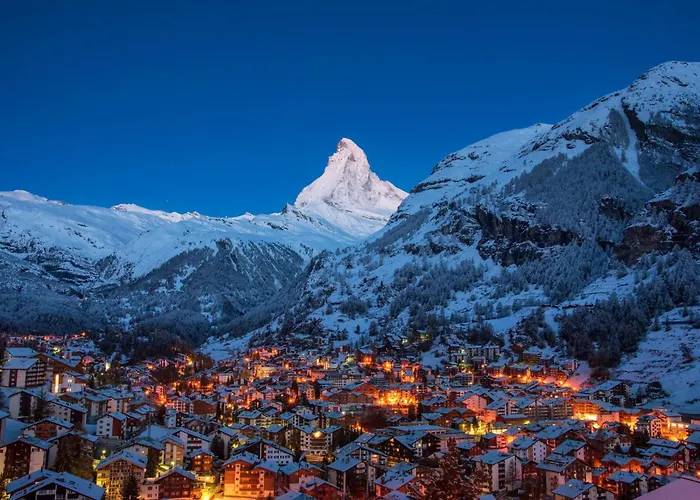 Pully Lakeside Street And Direct Bus To Train Station *